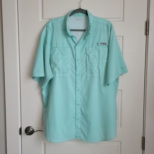 Mens Aqua PFG fishing shirt with omni shield.Short sleeve button down Size L/XL
